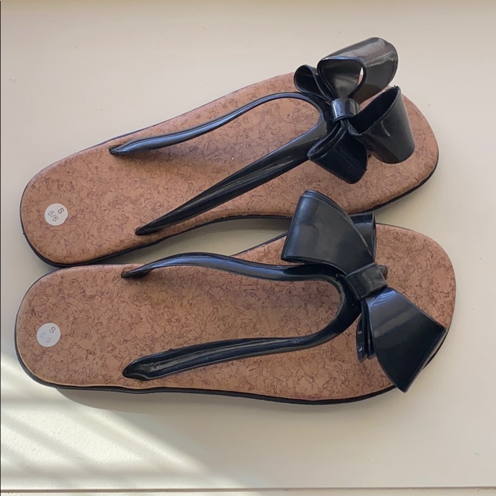 Assorted Sandal Bundle - Picture 6 of 7